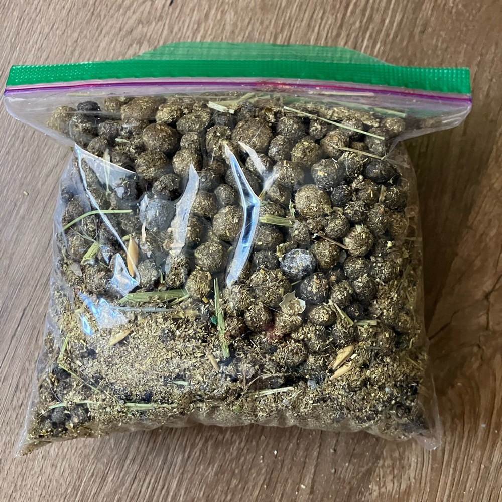 Partially Decomposed Rabbit Manure Fertilizer